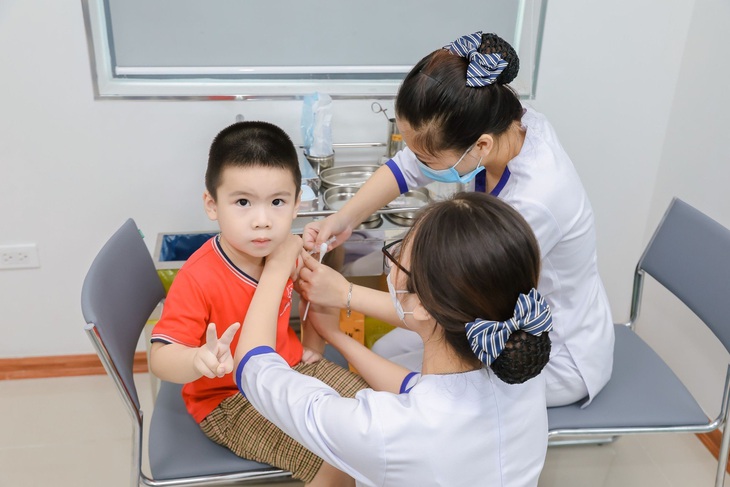 VNVC hiện có hơn 40 loại vắc xin phòng gần 50 bệnh truyền nhiễm cho trẻ em và người lớn - Ảnh: Mộc Miên VNVC hiện có hơn 40 loại vắc xin phòng gần 50 bệnh truyền nhiễm cho trẻ em và người lớn - Ảnh: Mộc Miên