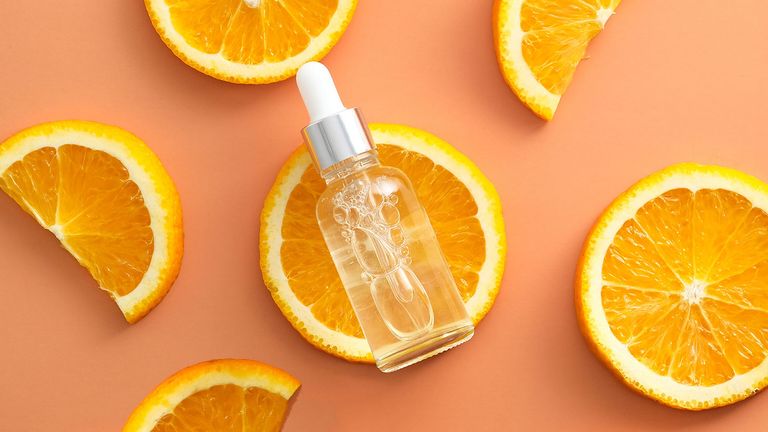 Thành phần chống lão hóa tốt nhất cho làn da trẻ trung hơn 09 Vitamin C 1440x810 Thành phần chống lão hóa tốt nhất cho làn da trẻ trung hơn 09 Vitamin C 1440x810